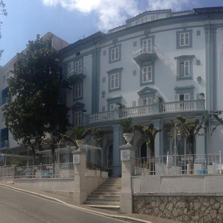Hotel Alexander Palme Кианчано Терме Екстериор снимка
