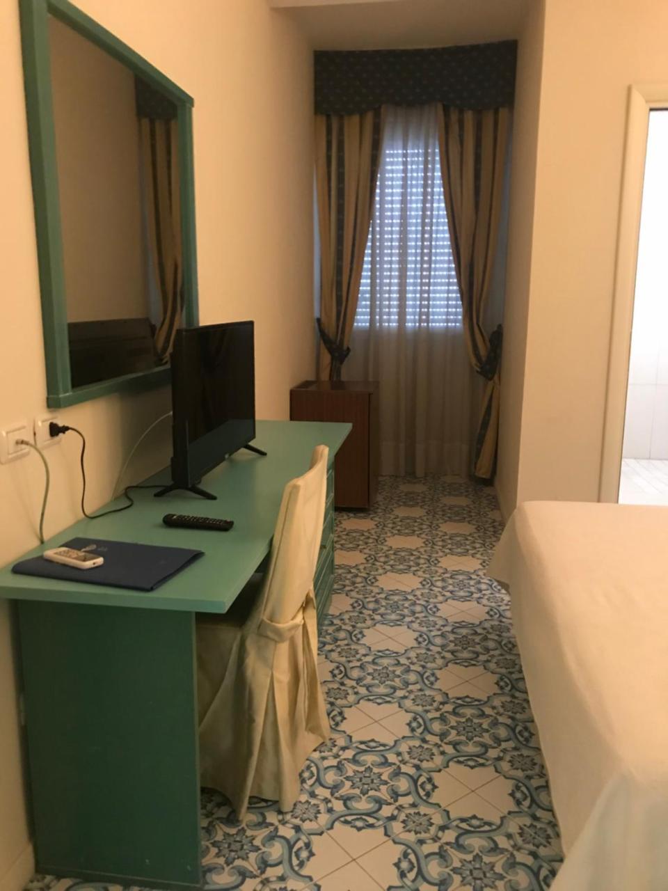 Hotel Alexander Palme Кианчано Терме Екстериор снимка
