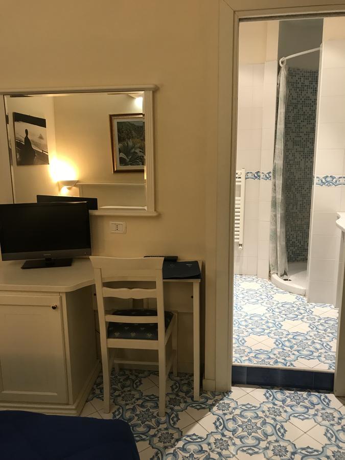 Hotel Alexander Palme Кианчано Терме Екстериор снимка