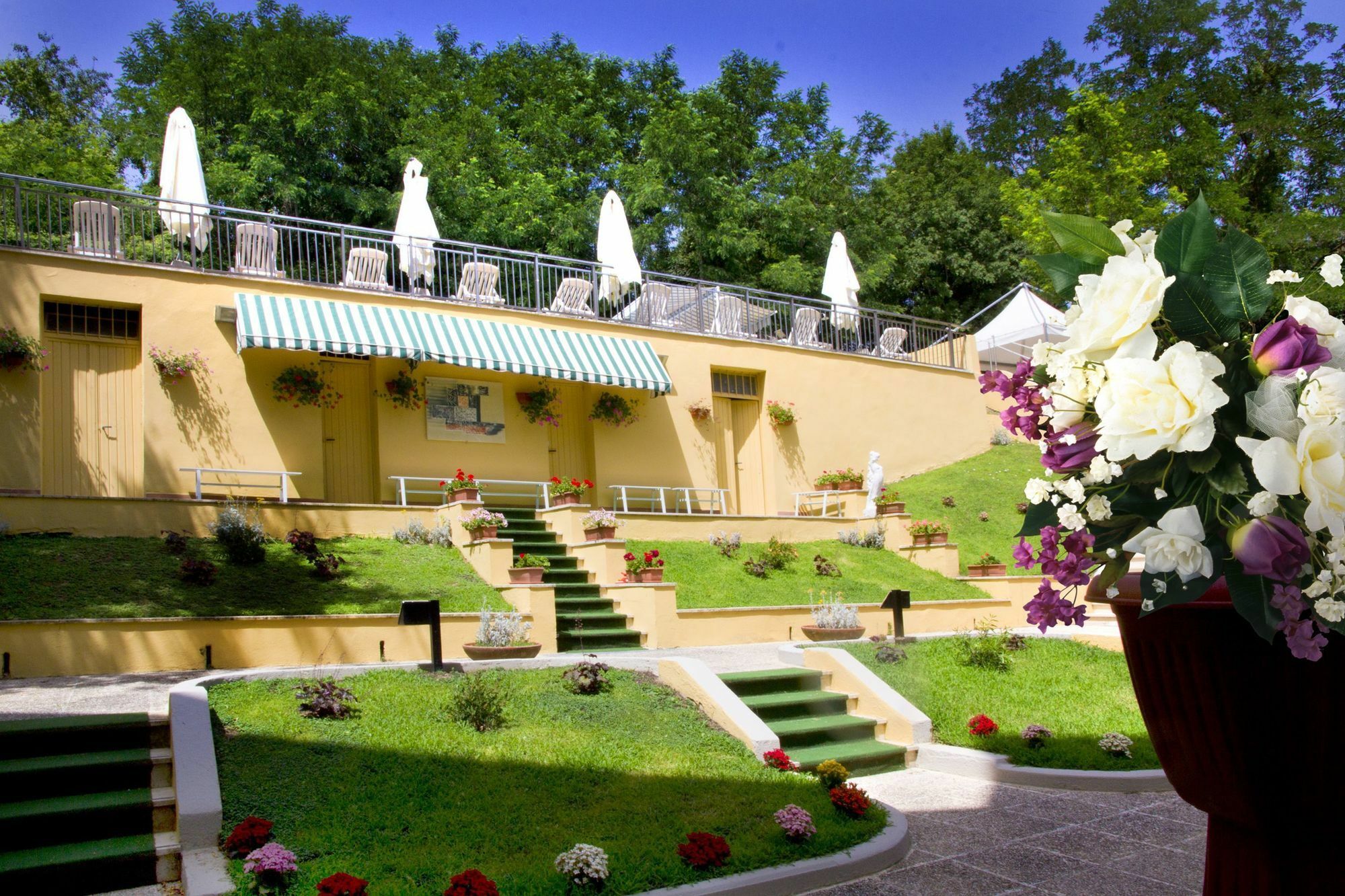 Hotel Alexander Palme Кианчано Терме Екстериор снимка